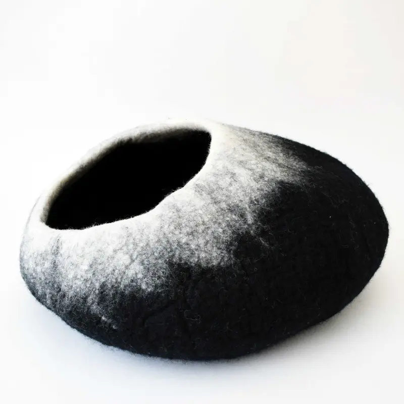 Distinctly Himalayan Cat Cave Ombre Black & White