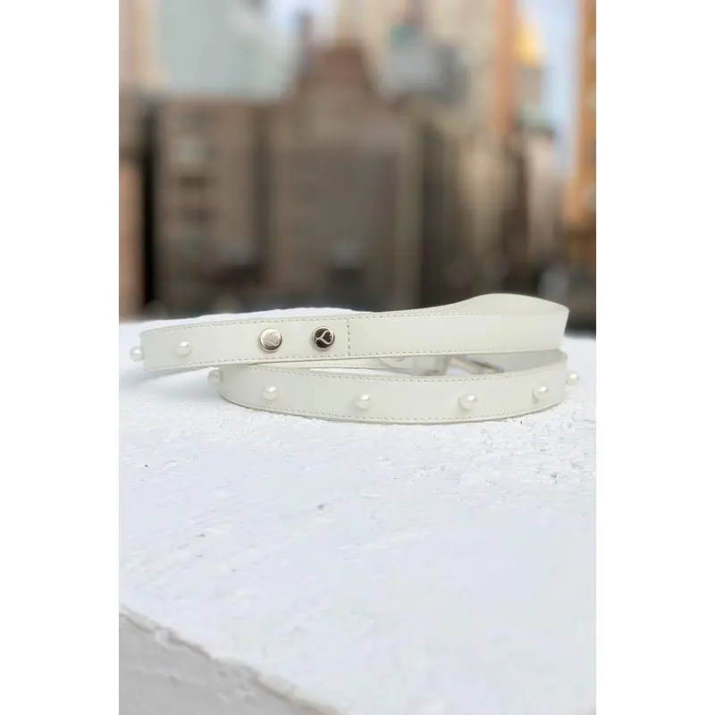 Essi Leash