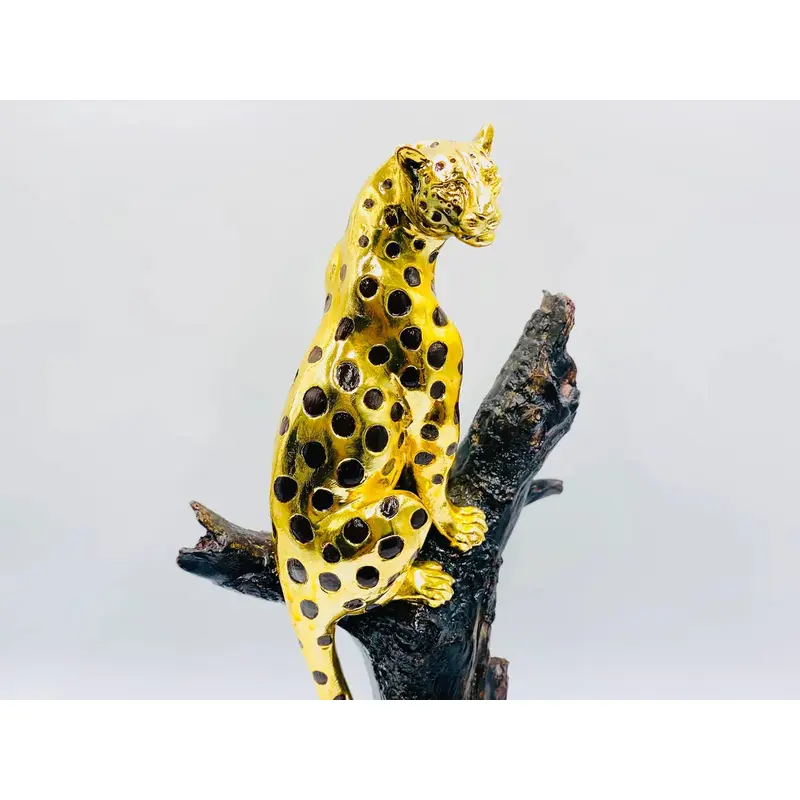 Luxurious Leopard Statue